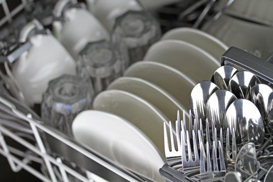 10 Things You Shouldn’t Use a Dishwasher to Clean