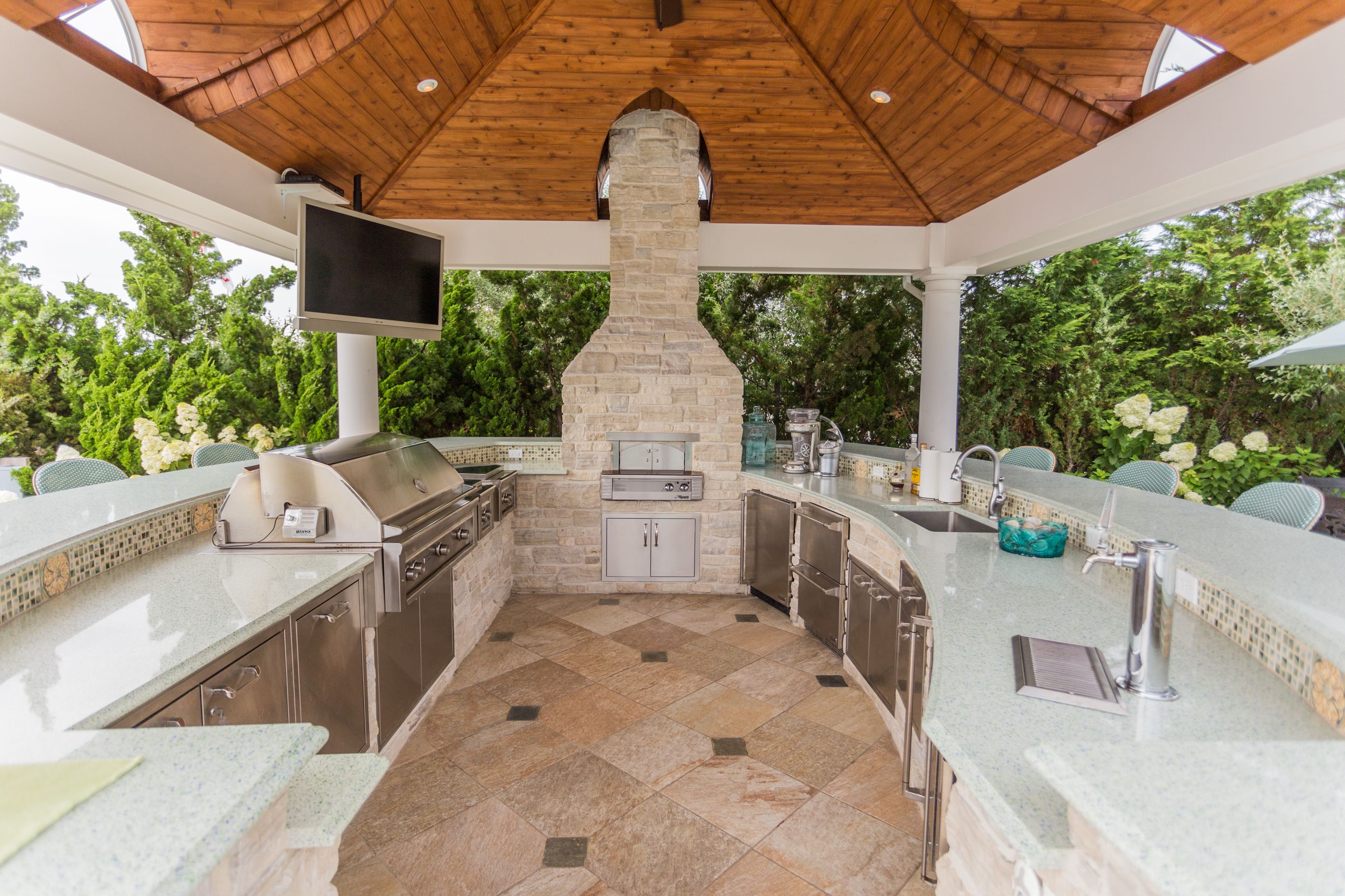 outdoor kitchen zones