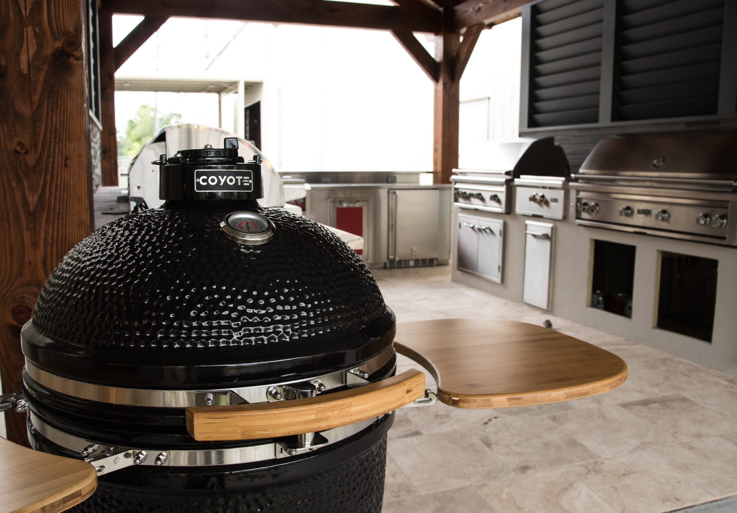 outdoor kitchen