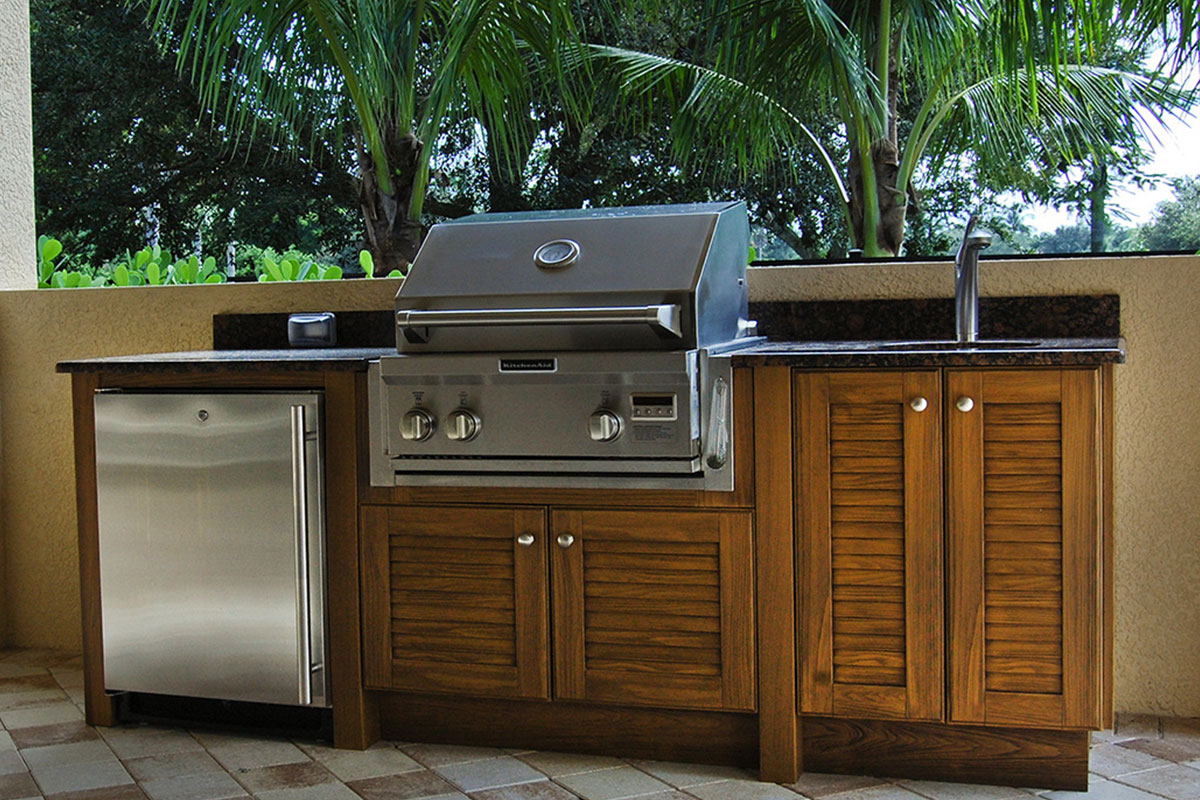 outdoor kitchen cabinets