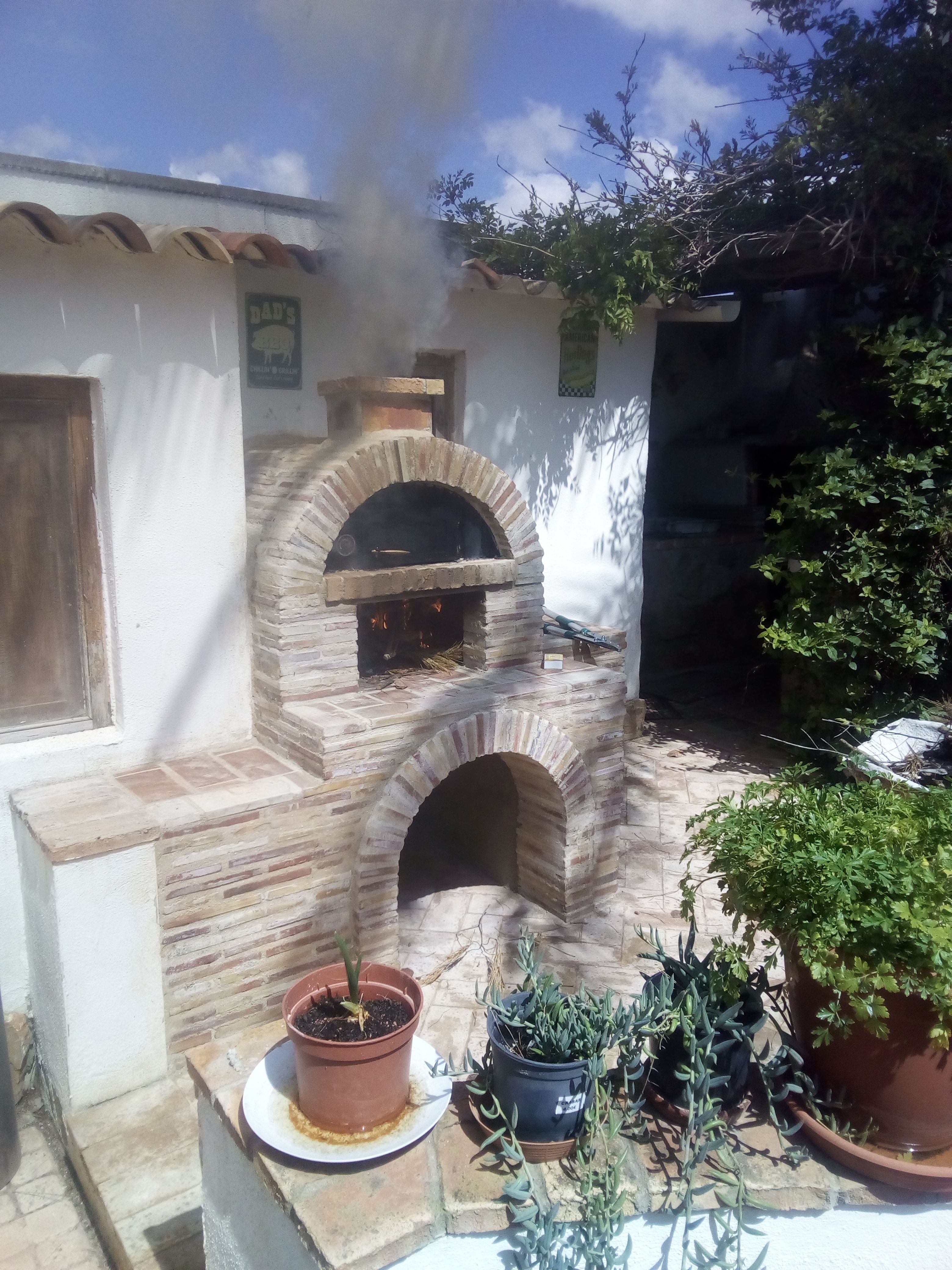 Experience a Little of Rome With a Backyard Pizza Oven