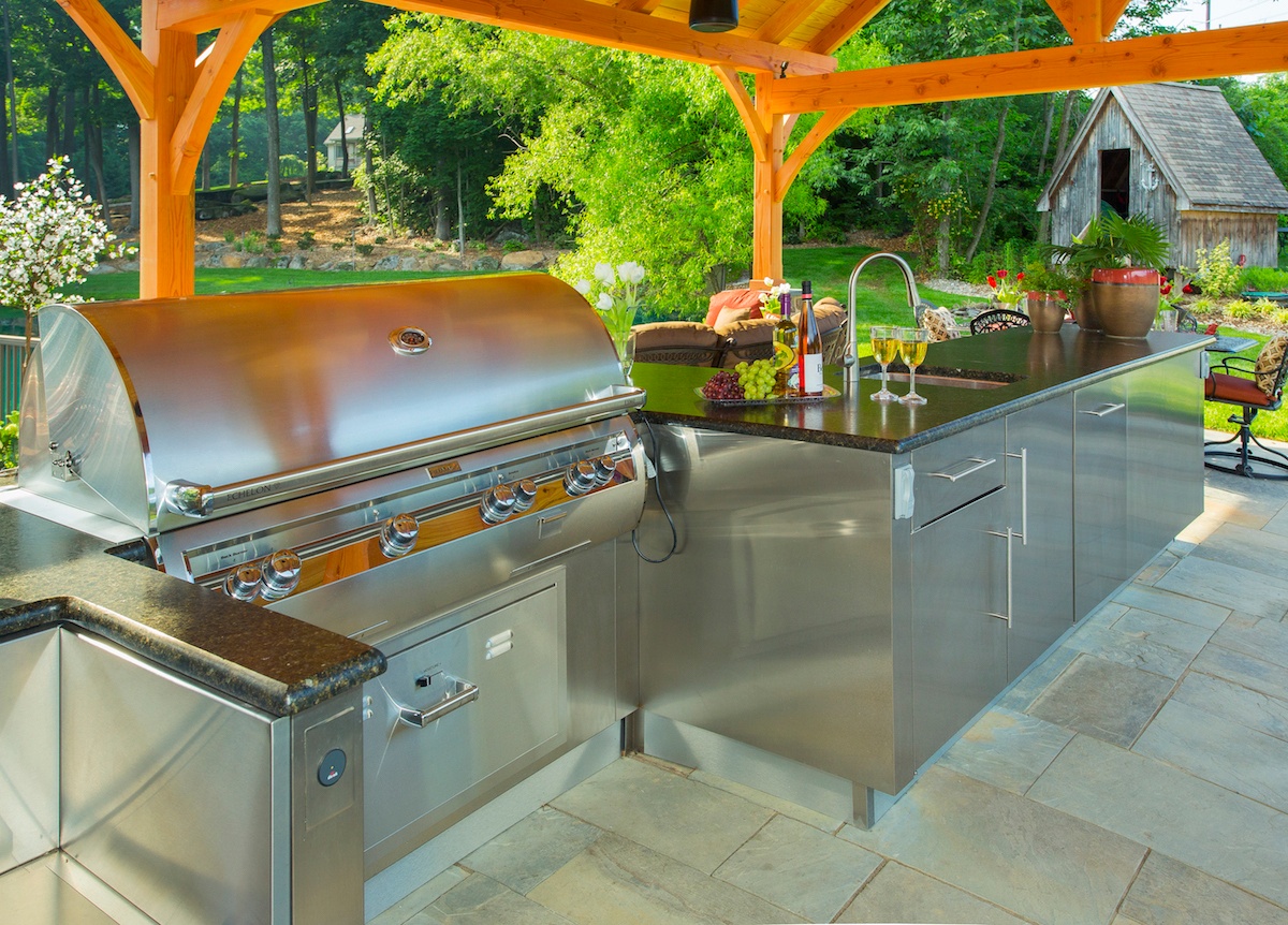 Engineered vs. Natural Stone Countertops for Outdoor Kitchens